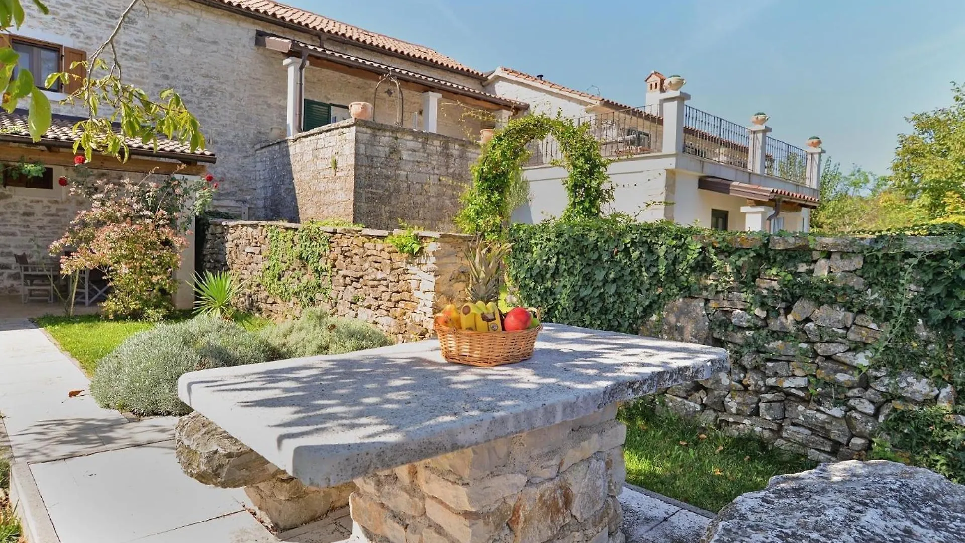Σπίτι διακοπών Ferienhaus Mit Privatpool Fuer 16 Personen Ca 300 Qm In Rojnici, Istrien Binnenland Von Istrien