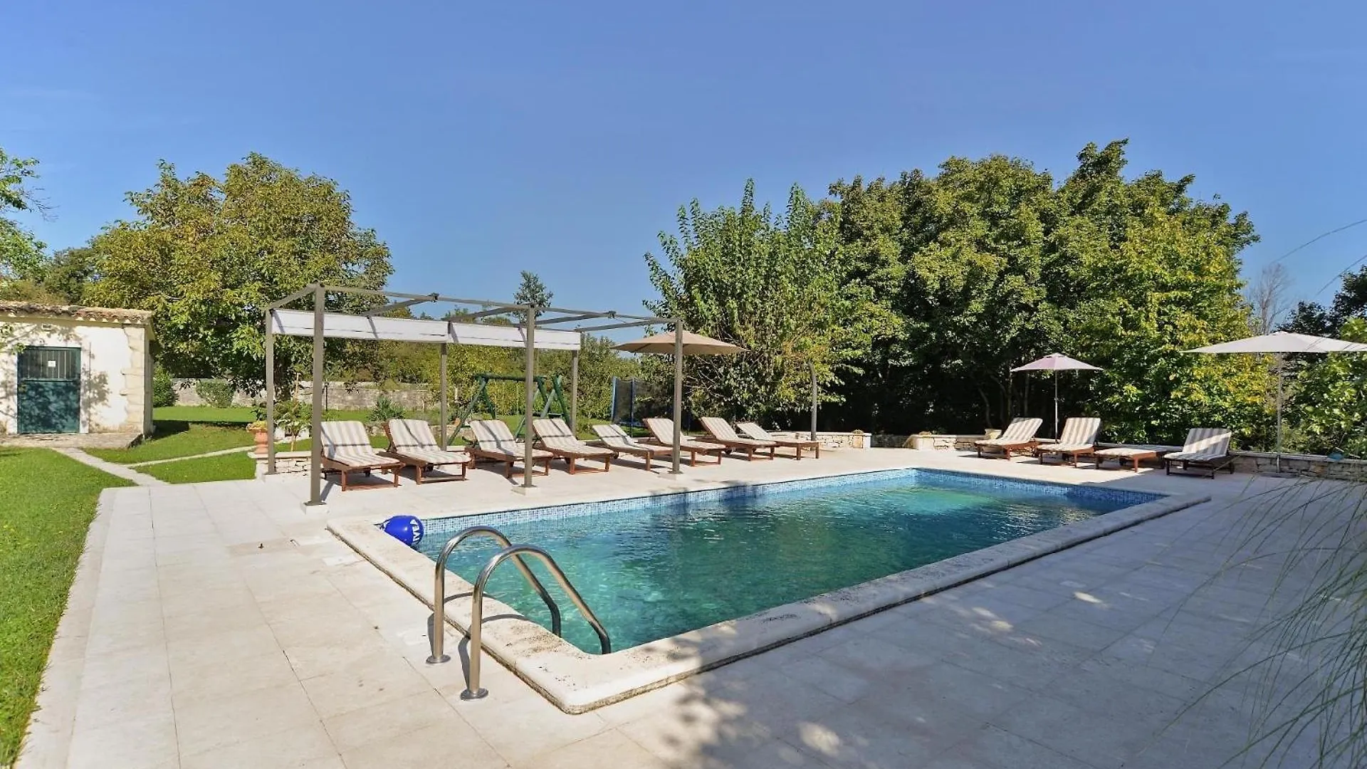 Ferienhaus Mit Privatpool Fuer 16 Personen Ca 300 Qm In Rojnici, Istrien Binnenland Von Istrien