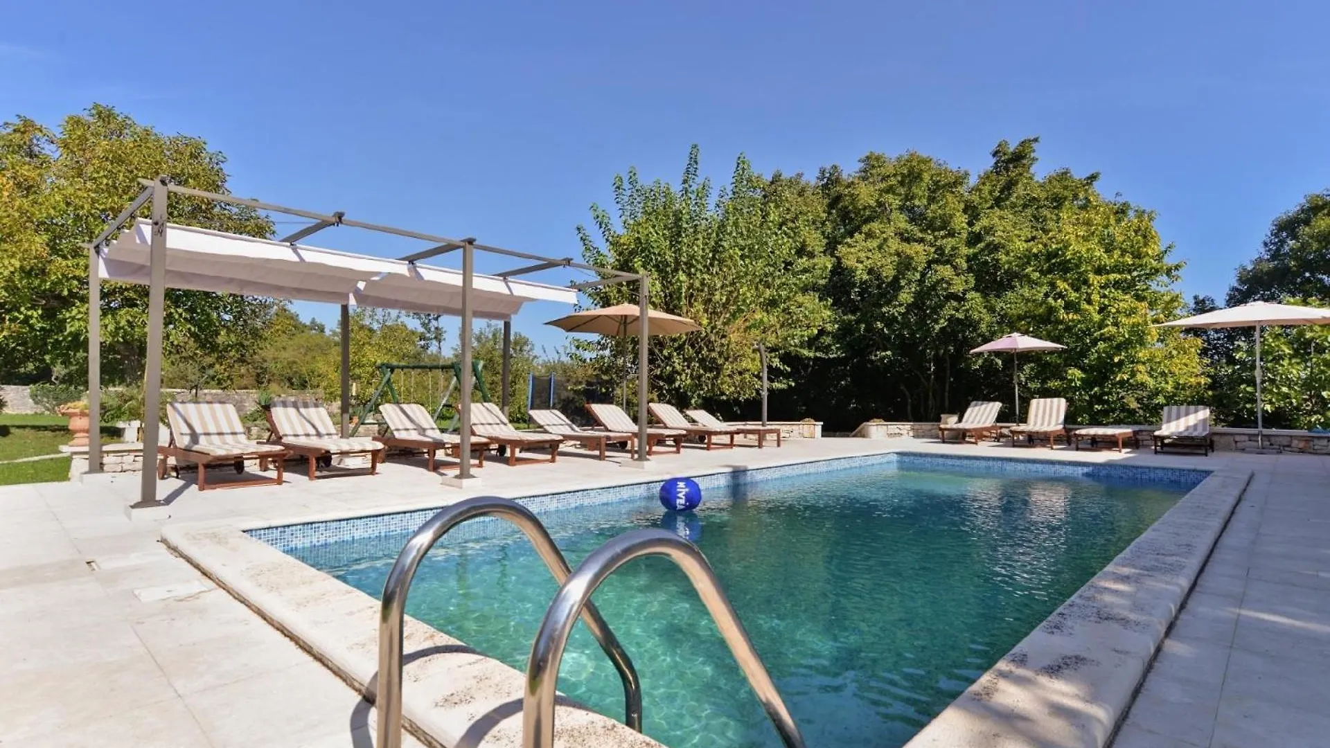 Ferienhaus Mit Privatpool Fuer 16 Personen Ca 300 Qm In Rojnici, Istrien Binnenland Von Istrien 0*,